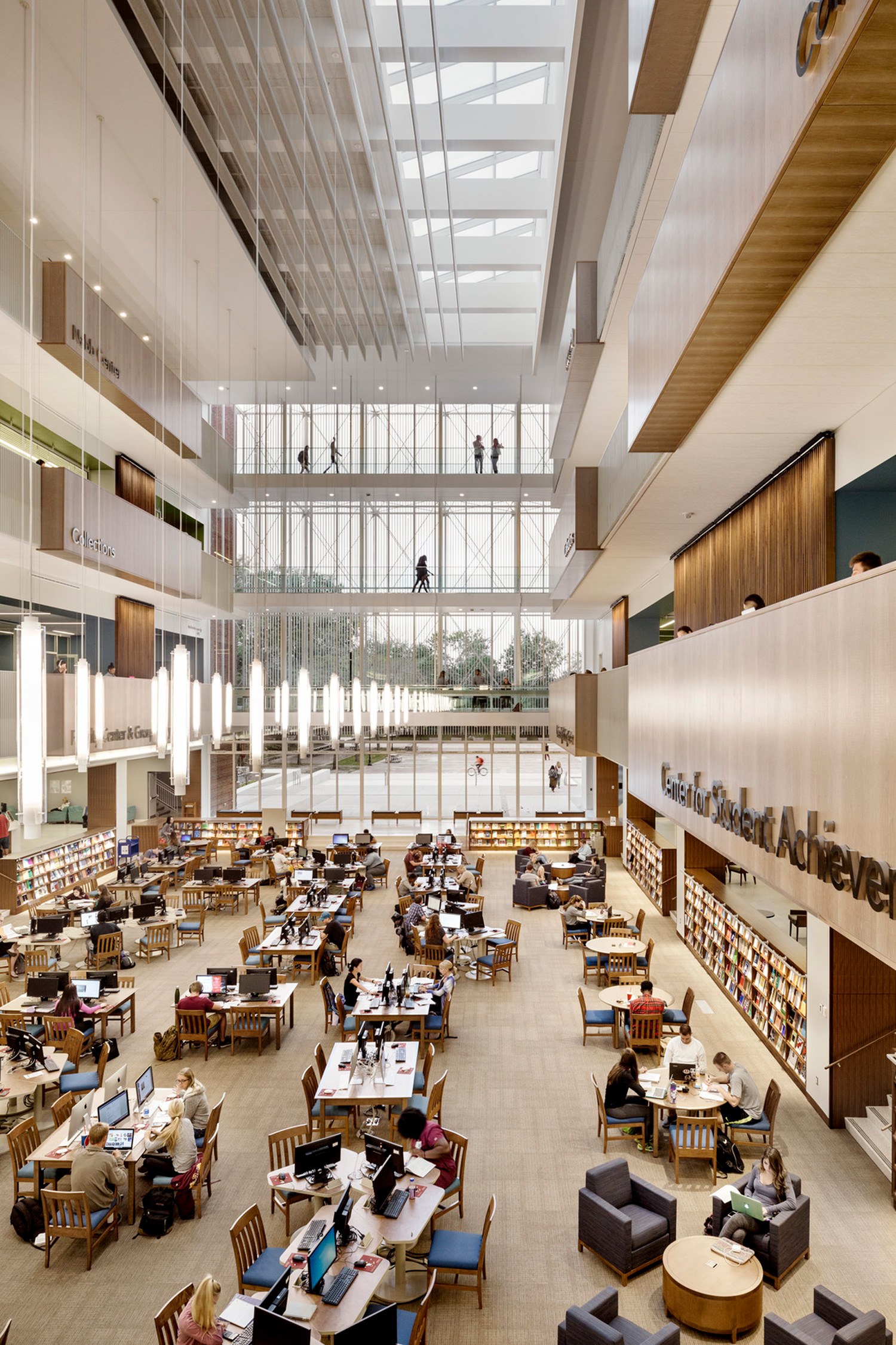 Collaboration space on the first floor of the Salisbury University Patricia R. Guerrieri Academic...