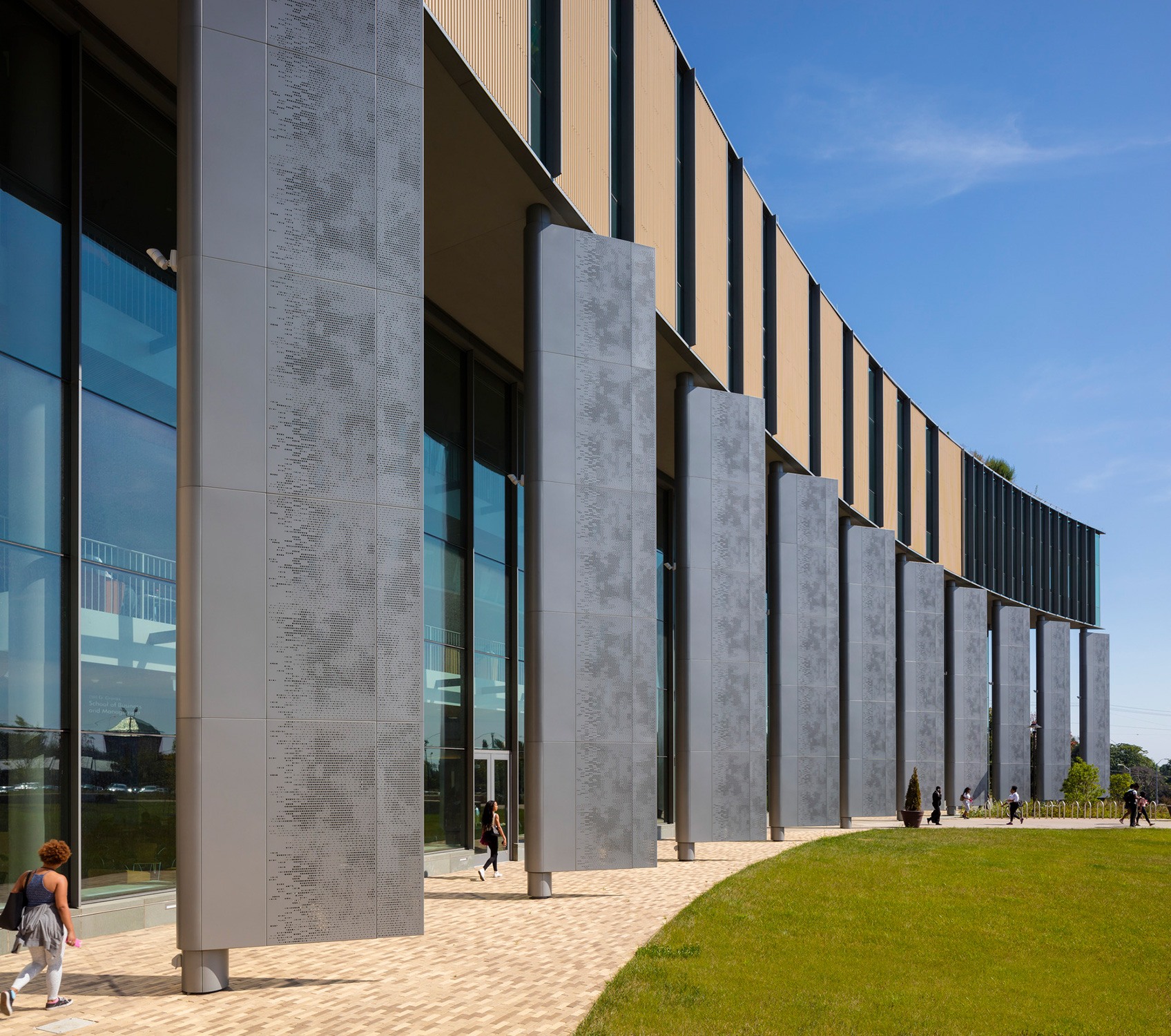 Fins set along the exterior of the Morgan Business Center at Morgan State University