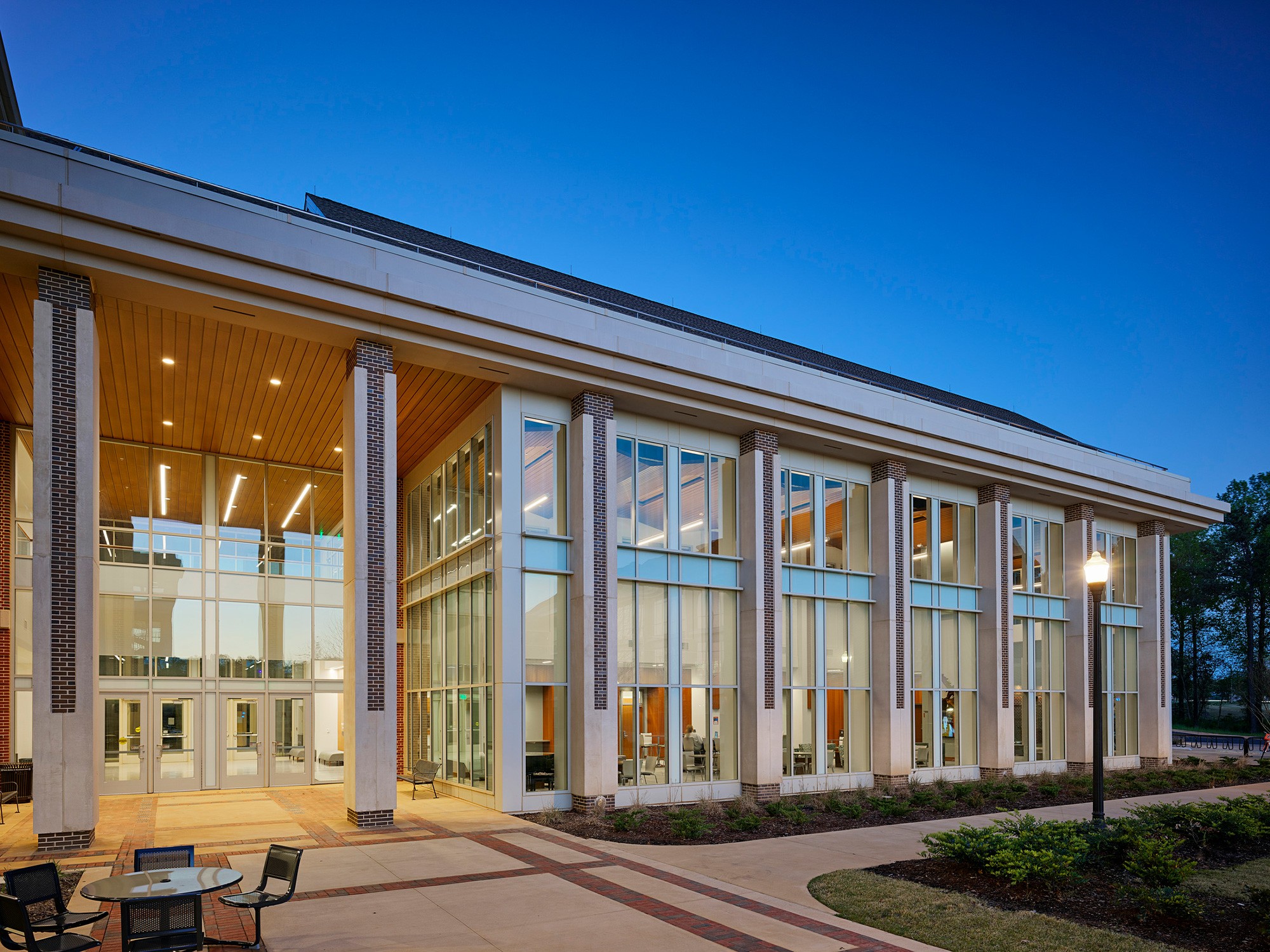 Exterior image of Auburn School of Nursing