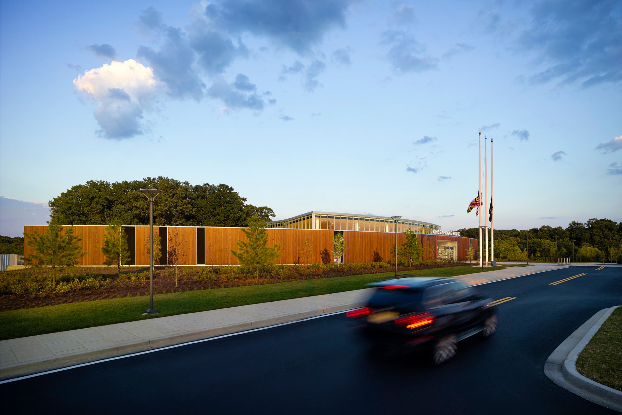 Chesapeake House’s use of wood and glass evokes all things nautical.
