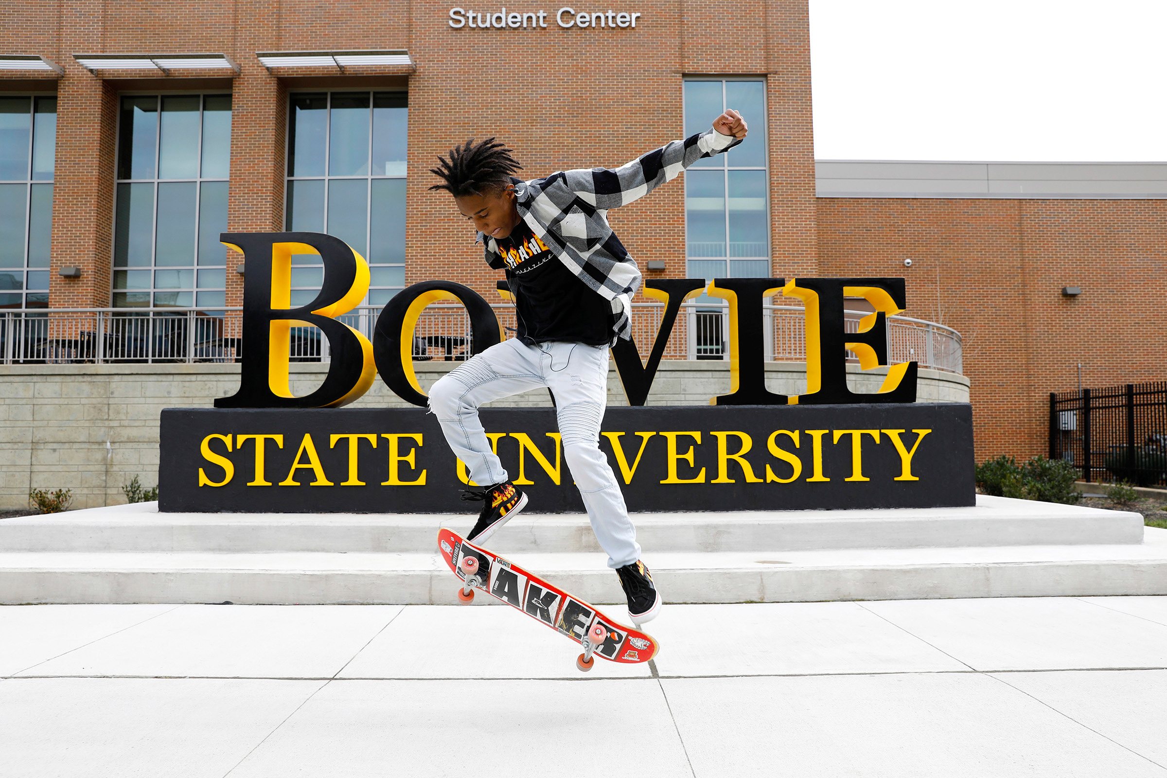 Environmental graphic monument sign located in the main quad