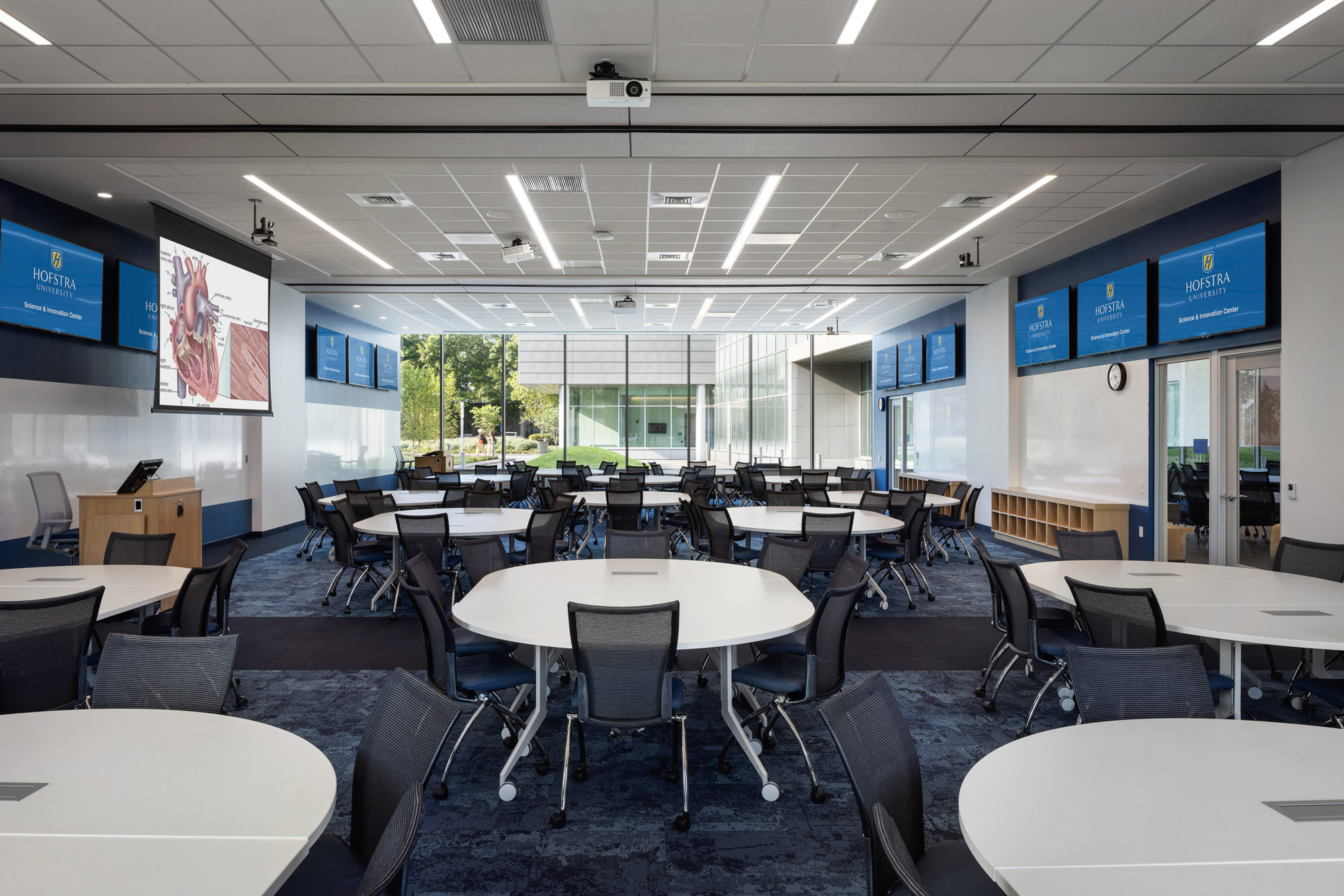 A large, flexible classroom space at Hofstra University's Science and Innovation Center