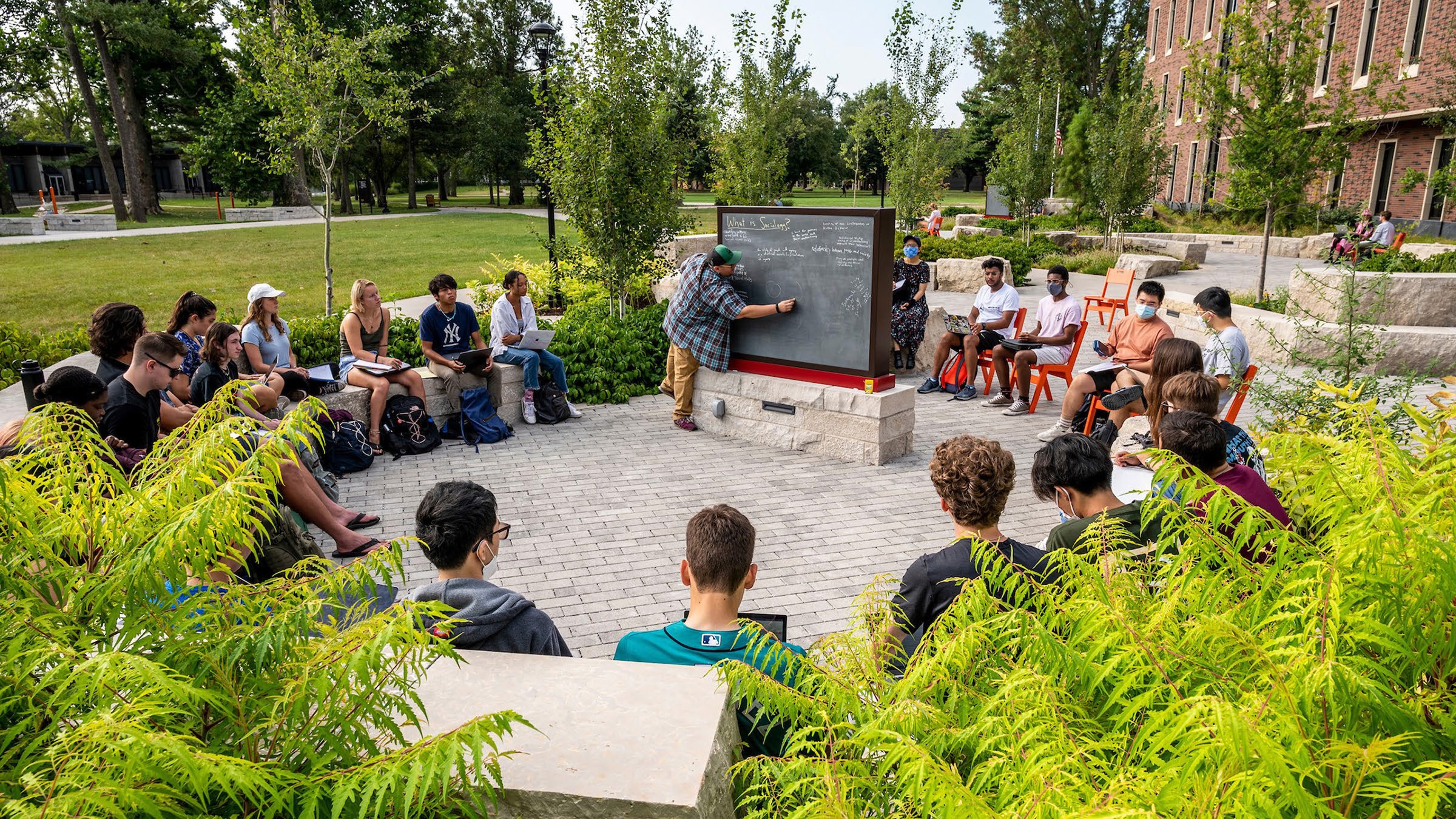 Grinnell College Plaza And Outdoor Learning Spaces Outdoor Classroom With Chalkboard