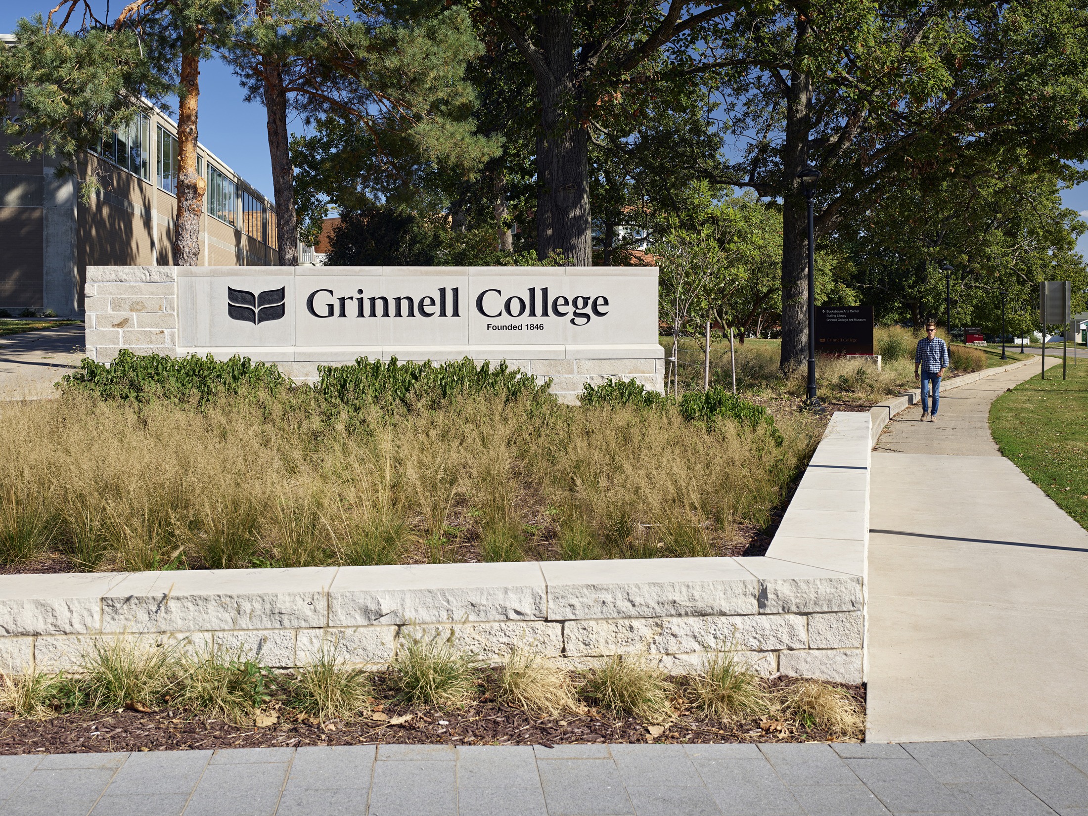Grinnell Signage Gateway