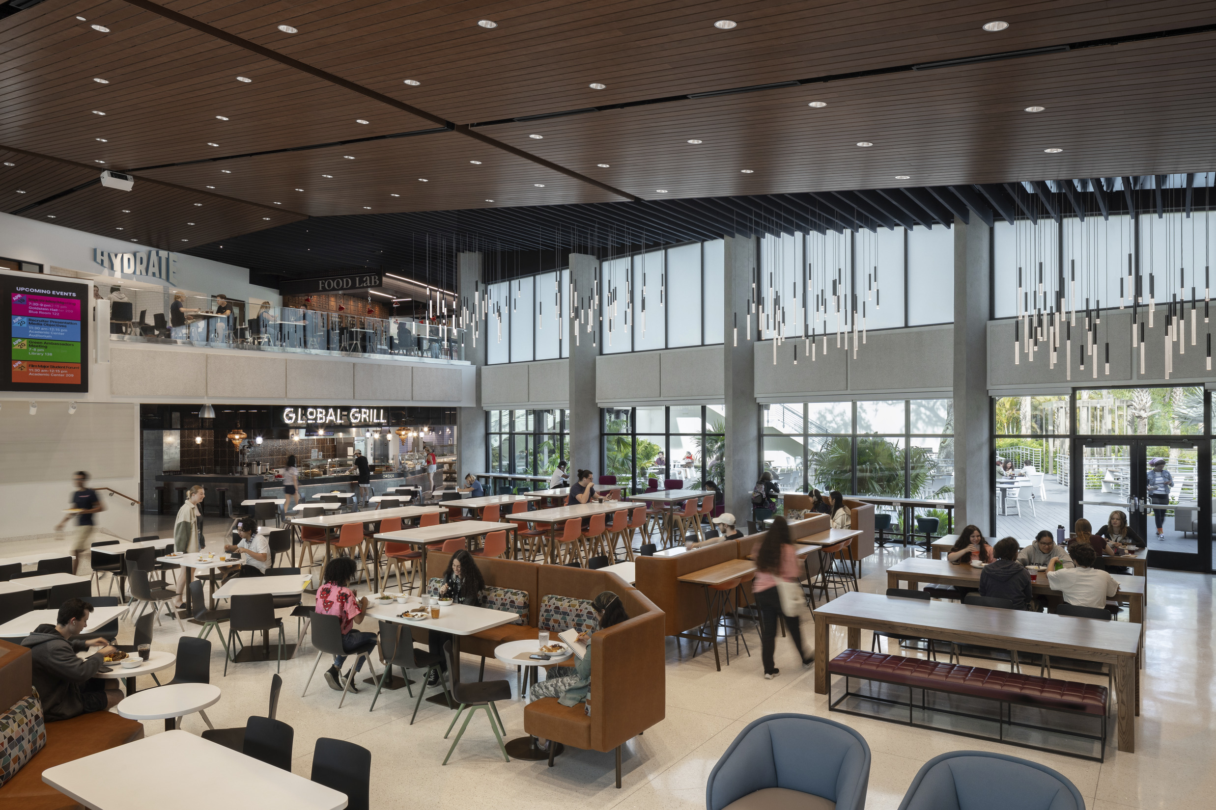 The main dining hall within Ringling College's Cunniffe Commons