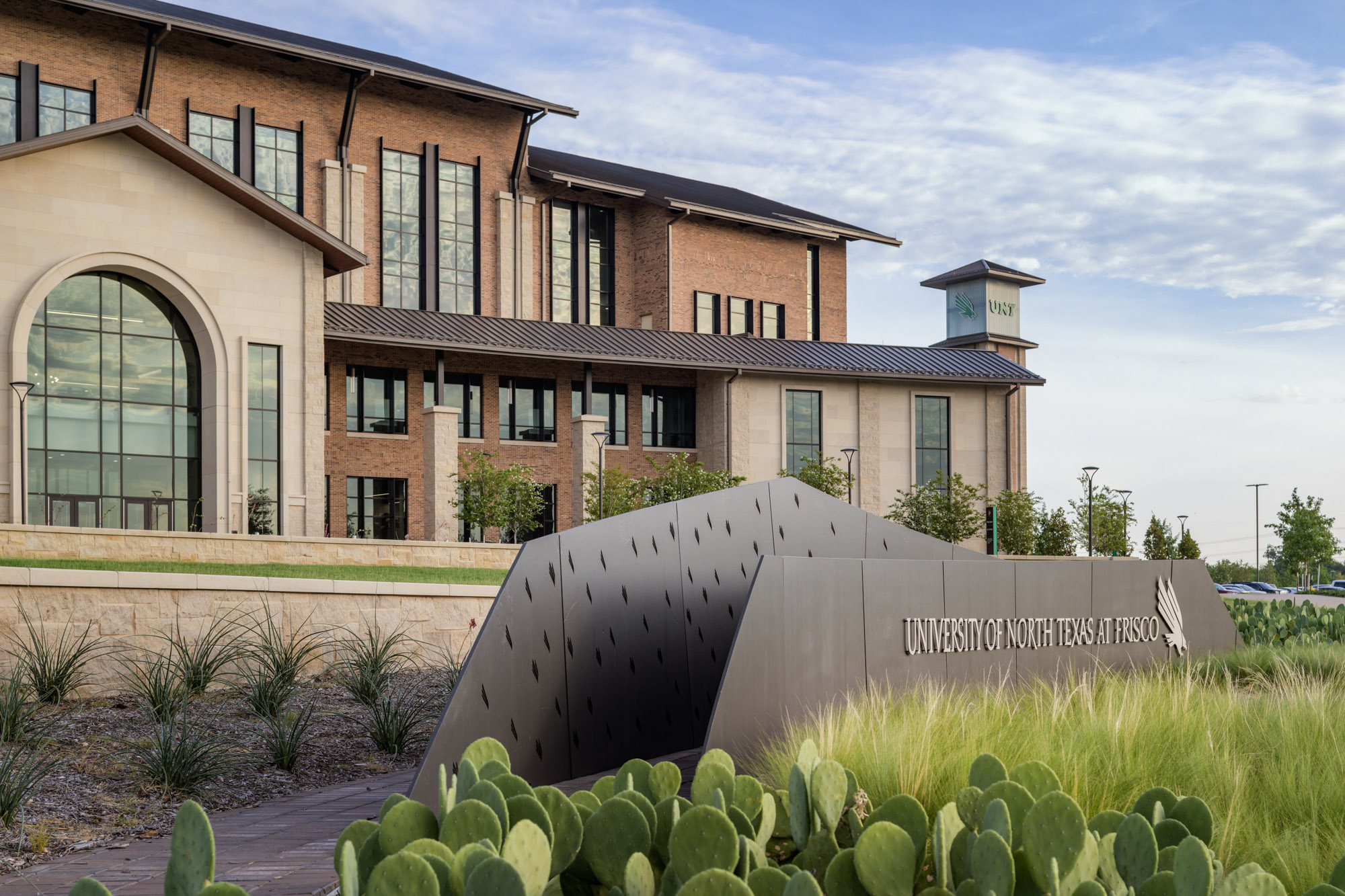 UNT Frisco Modern Campus Sign
